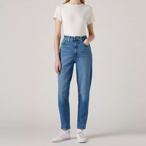 MOM Jeans Levi Strauss & Co. since 1853
Every Pair Satisfaction Guaranteed